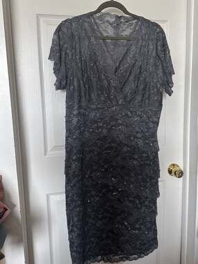 Marina Women's Gray Sequin Lace V-Neck Tiered Sheath Cocktail Dress 18W